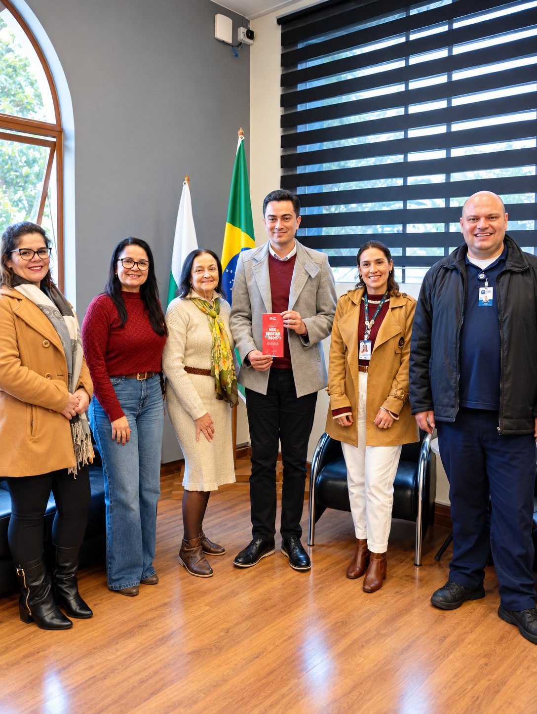 Equipe da Associação INC Kids e representantes da FAS Curitiba em reunião institucional